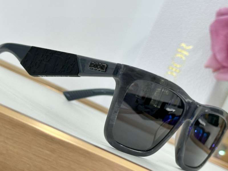 Picture of Dior Sunglasses _SKUfw55559582fw